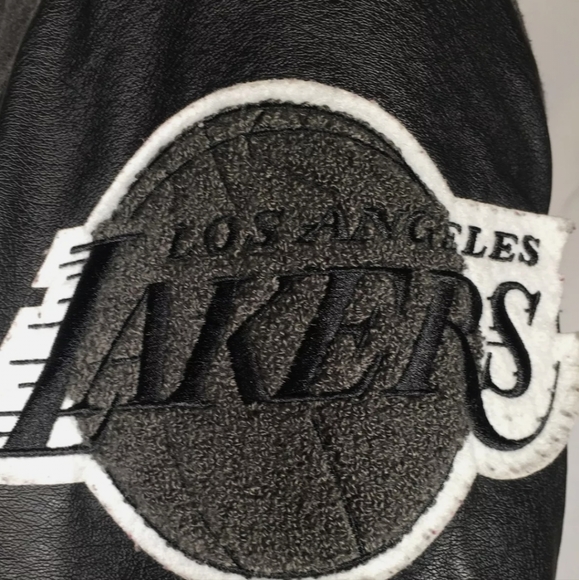 Vintage Lakers jacket - Picture 3 of 6